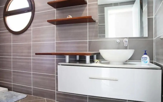 Villa Sandra Torba - 5 Bedrooms
