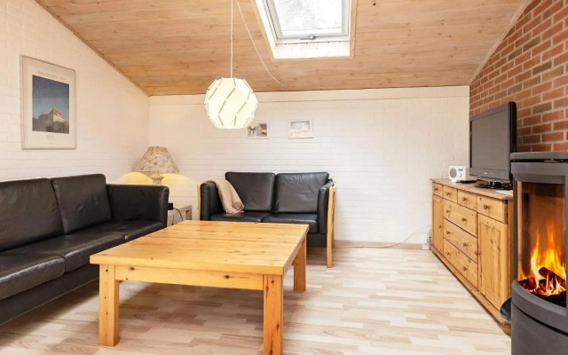 8 Person Holiday Home in Albæk