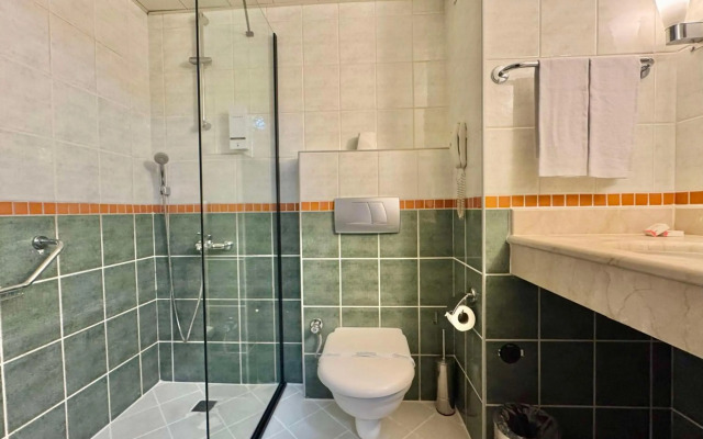 Best Western Plus Khan Hotel
