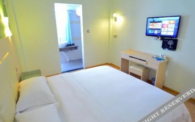 520 Theme Hotel (Xiuling Road, East Gate of Guangxi University)