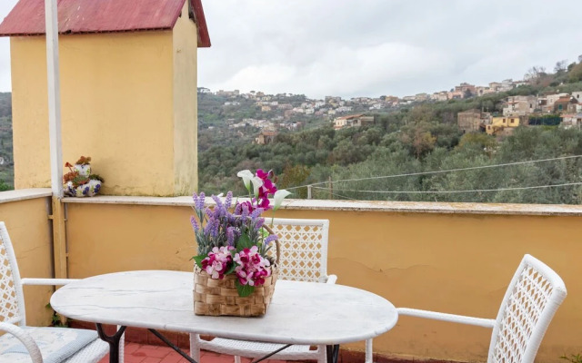 Simple Apartment in Massa Lubrense With Terrace