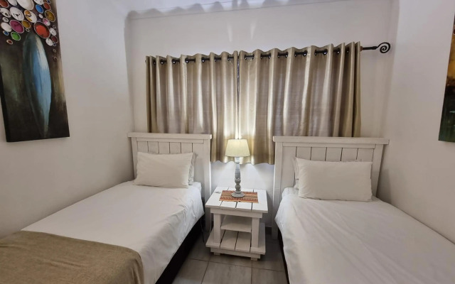 Ndiza Lodge & Cabanas