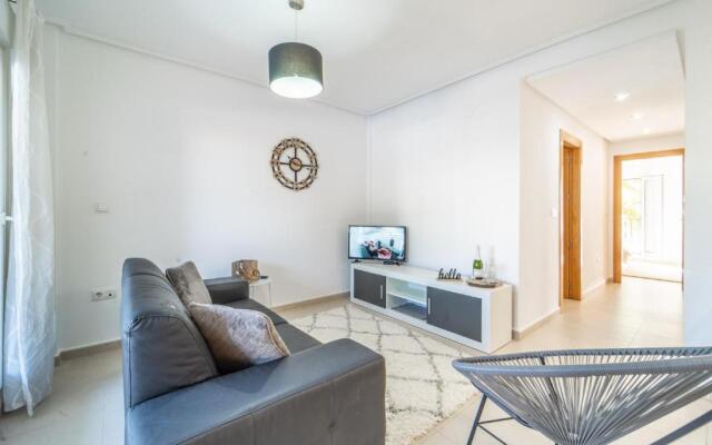 Apartment Near the Pool - MO4011LT