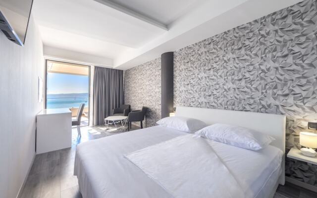 Sea View Luxury Rooms Seven of Nine