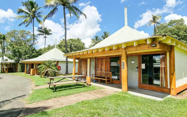 Nomads Airlie Beach