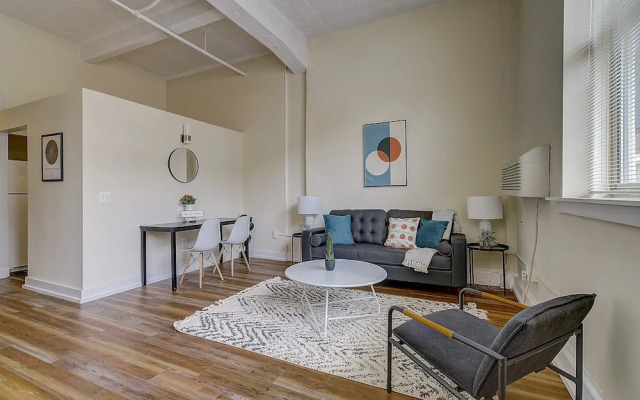 FRONTDESK The Cosmopolitan Apts Philadelphia