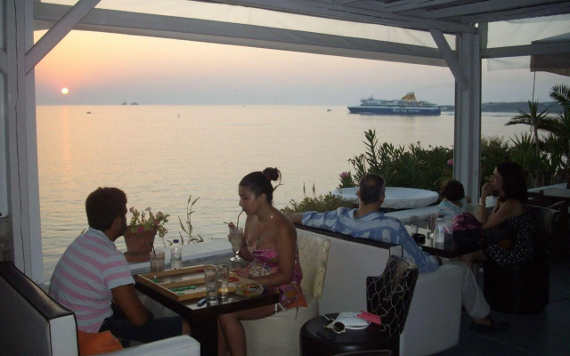 Nikolas Hotel