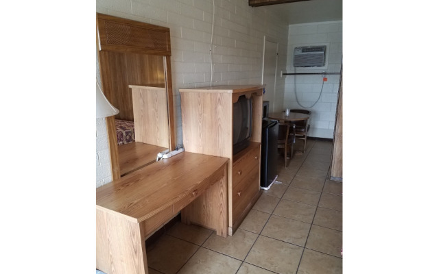 Beverly Crest Motor Inn