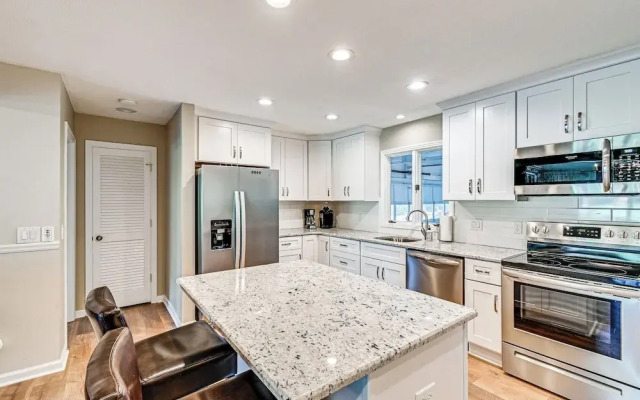 Charming Pinehurst Getaway w/ Golf Course View!