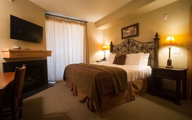 Valley Views with Loaded Bedrooms by RedAwning