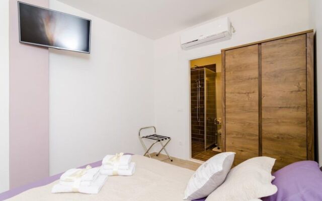 Apartment & Room Lady O