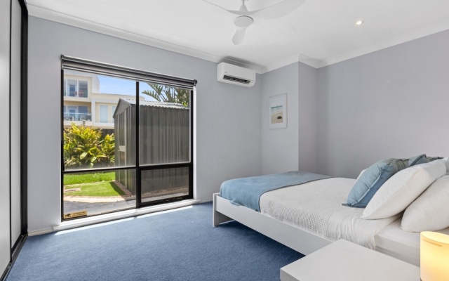 Wine Region Coastal Retreat on The Esplanade – Guest Rooms – Adelaide