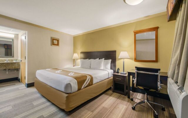 Hibiscus Inn & Suites