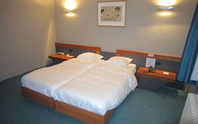 Cortina Hotel