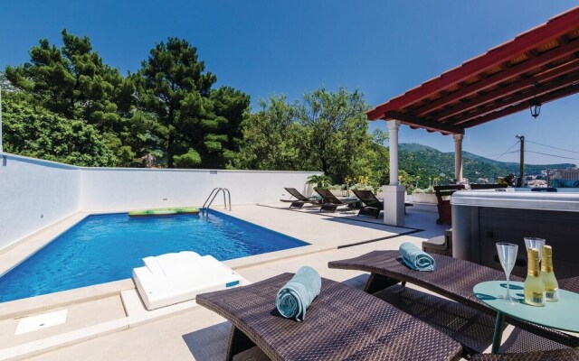 Beautiful Home in Zaton Mali With Wifi and 3 Bedrooms