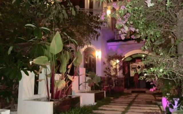 EOcambo Villa