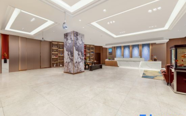LAN Tai Hotel (Aksu Taibai Shopping Center Branch)