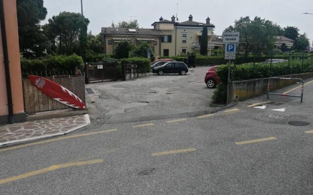 Appartamento a Peschiera del Garda con piscina ID I00538