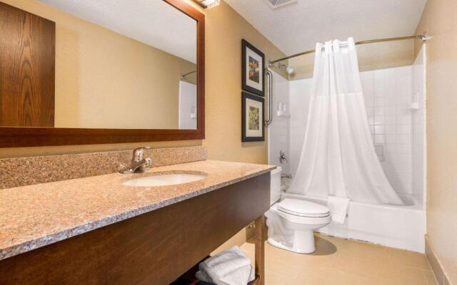 Comfort Inn Lathrop - Stockton Airport