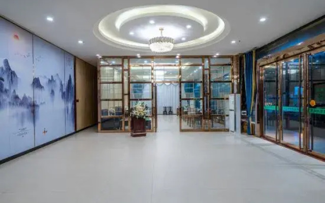 Xinxing Grand Hotel (Nanning Xianhu Avenue Branch)