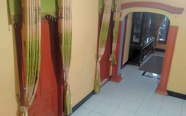 Kurnia Pandawa Homestay Syariah by Luxury Degree