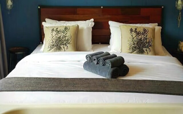 Guestroom 401