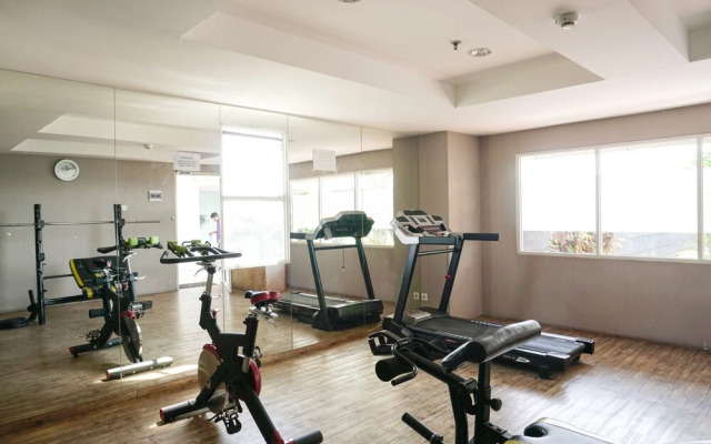 Cozy and Modern Studio Apartment at Belmont Residence Puri