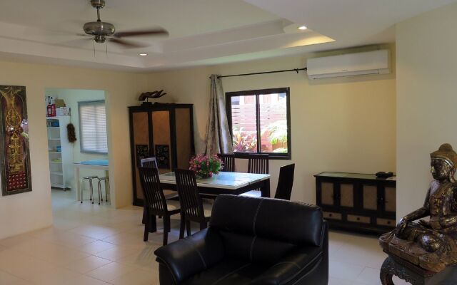 Garden Villa - Pattaya Holiday House Walking Street