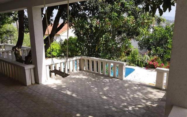 A & A Luxury Guest House