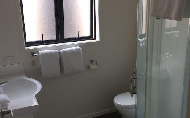 Our Beach House - Raglan West