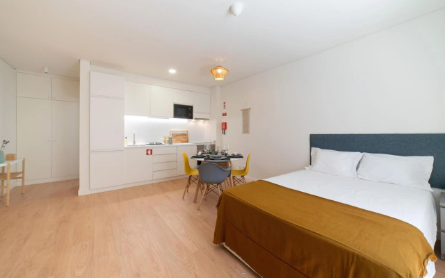 Monsanto Hill House - NO. 565 R/C D