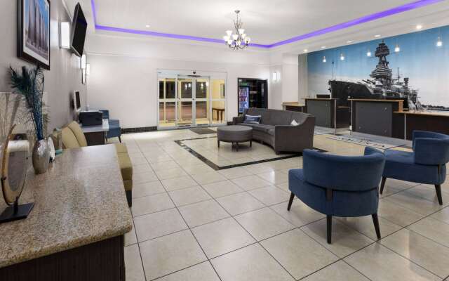 La Quinta Inn & Suites by Wyndham Deer Park