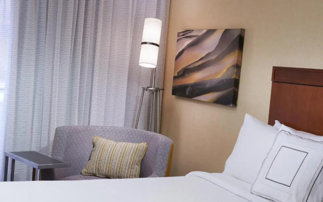 Courtyard by Marriott Detroit Dearborn