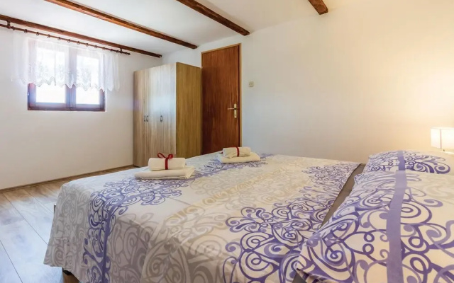 Awesome Home in Vodnjan With Wifi and 2 Bedrooms