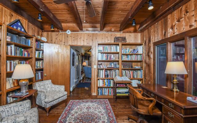 Crow's Point Retreat 4 Bedroom House