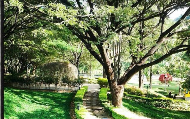 Sak Phu Duen Hotel & Resort
