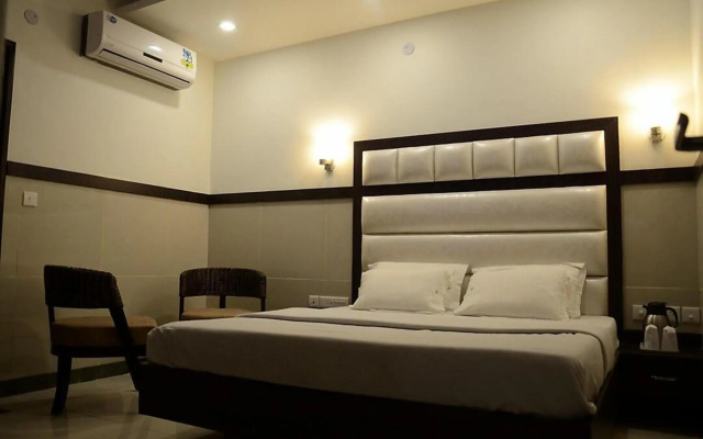 Satyam Lodge