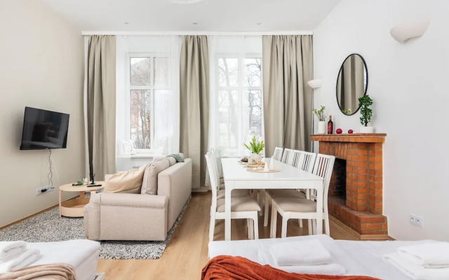 Modern  Apartments  by Upstairs