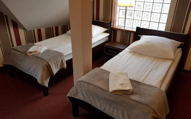 Route One - Restauracja & Pokoje Hotelowe