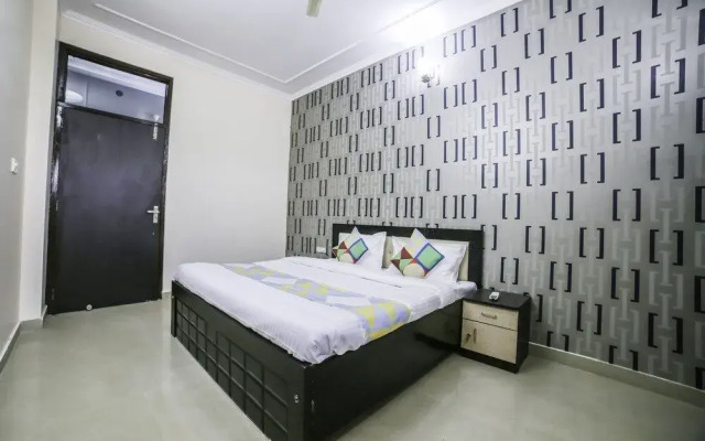 OYO Home 17383 Elegant 3BHK