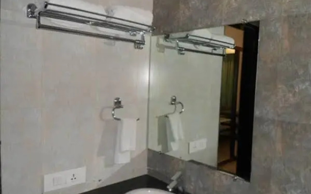 Hotel Maple Inn
