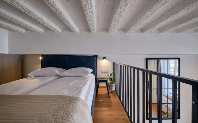 Queen Barbora Central Lofts
