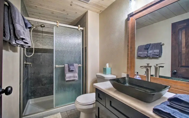Beautiful Mccall Cabin: Perfect for Families!