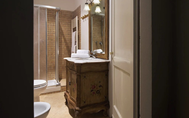 Pergola One Romantic Apt by Oteego