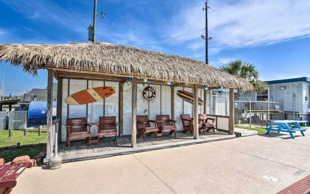 Private Dock & Kayaks: Coastal Gem in Galveston
