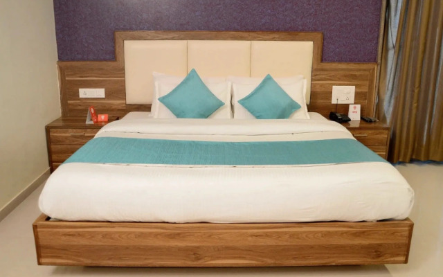 OYO 3422 Hotel Golden Berry