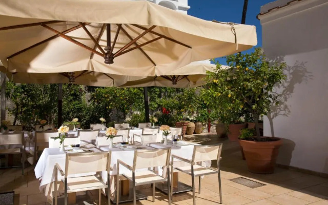 Hotel Canasta