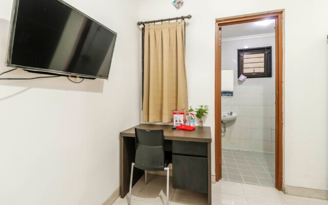 RedDoorz Plus near Trisakti University