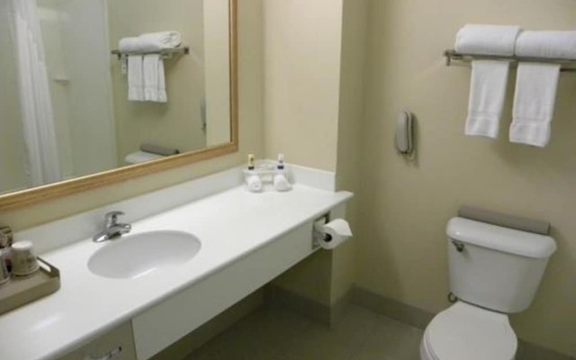 Rodeway Inn & Suites