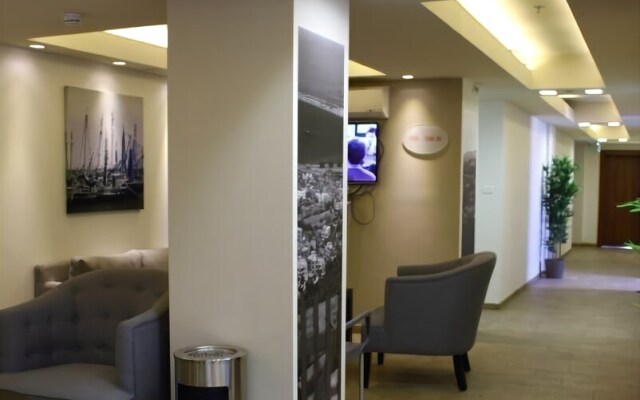 Maris Hotel